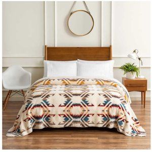 Pendleton Sherpa Fleece Blanket